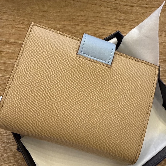 Authentic PRADA wallet - Picture 2 of 3